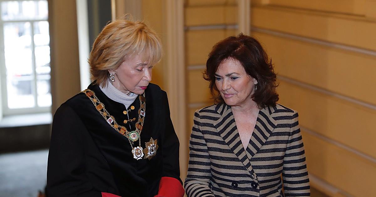 <i>Carmen</i> Calvo inicia los trámites para incapacitar a De la Vega en el Consejo de Estado