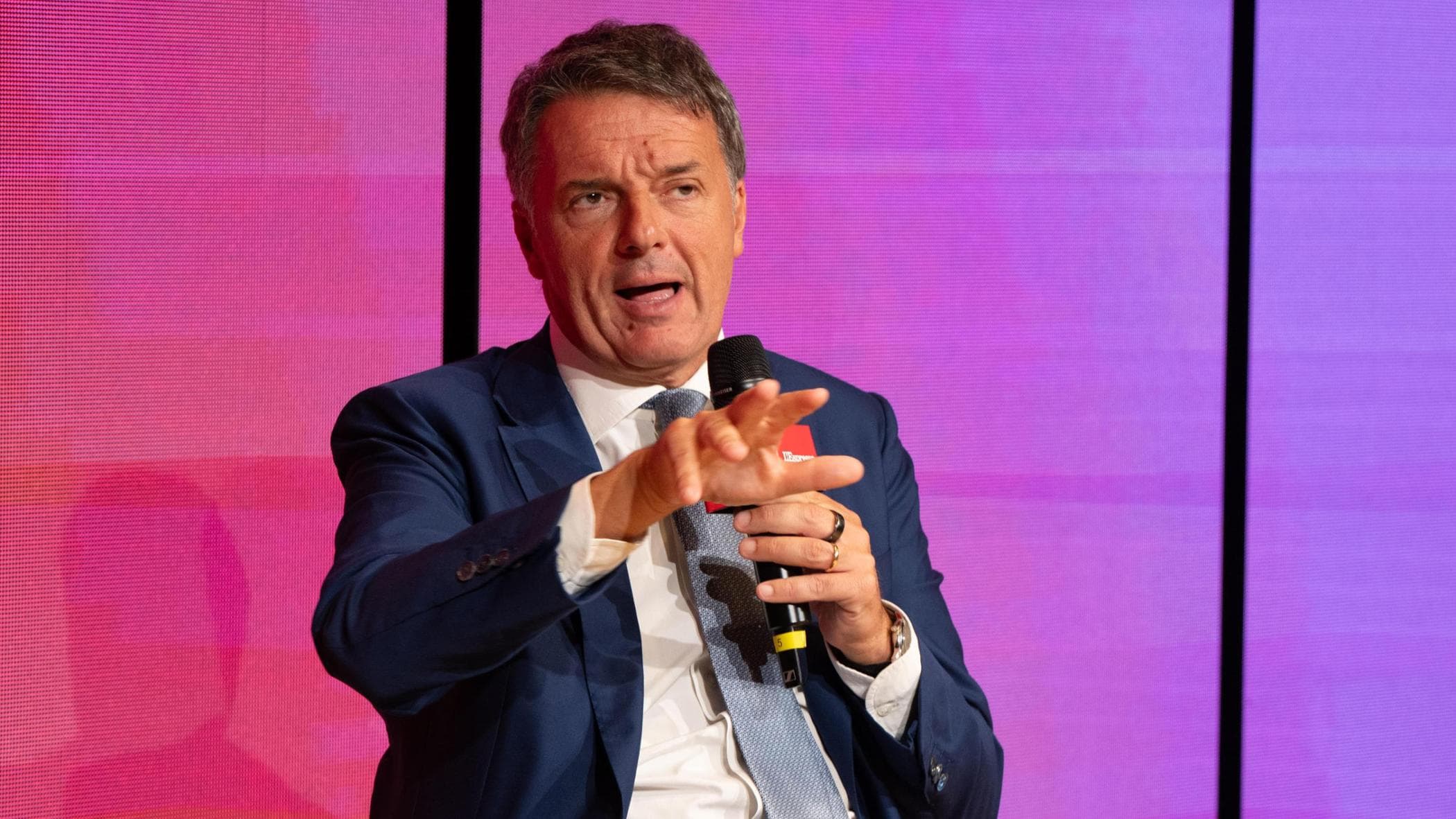 Ricciardi (M5S): “Meloni diserta l’Onu per <i>Vespa</i> e Fashion week”. Renzi: “Che figuraccia”