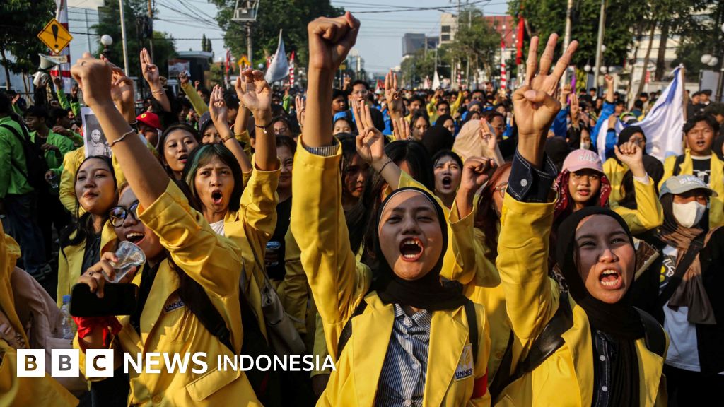 <i>Pendidikan</i> gratis: Cerita mahasiswa pinjam uang ke bapak kos hingga bekerja di warung demi bayar...