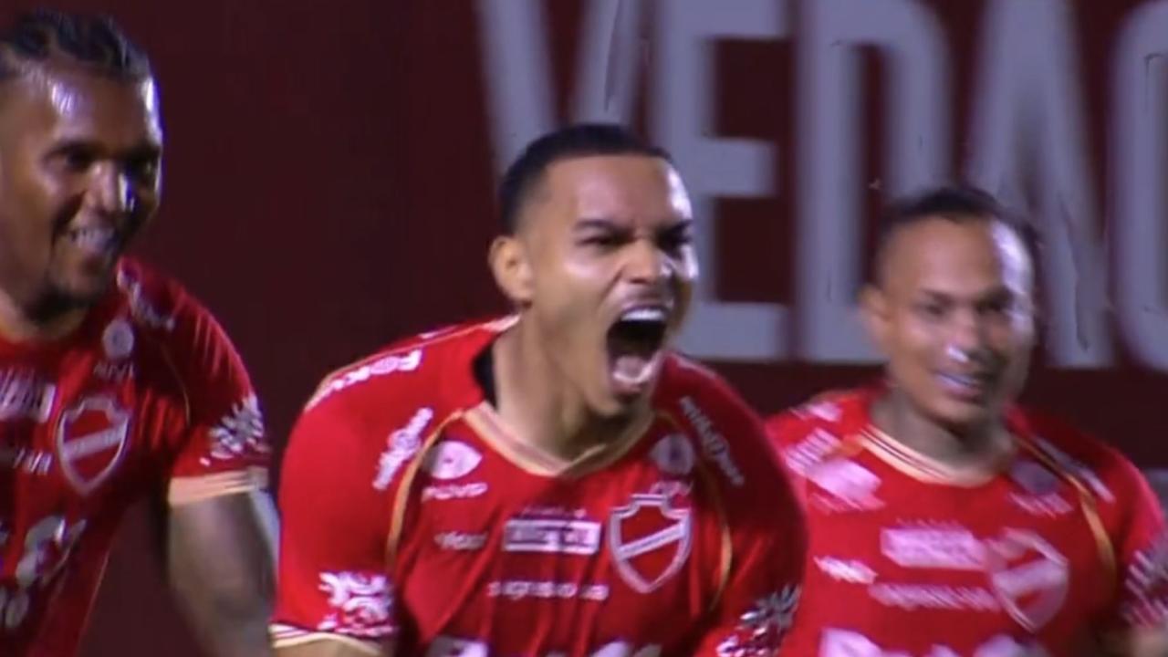 <i>Vila</i> Nova-GO vence, afunda Londrina e se isola na liderança da Série B | Rádio Itatiaia