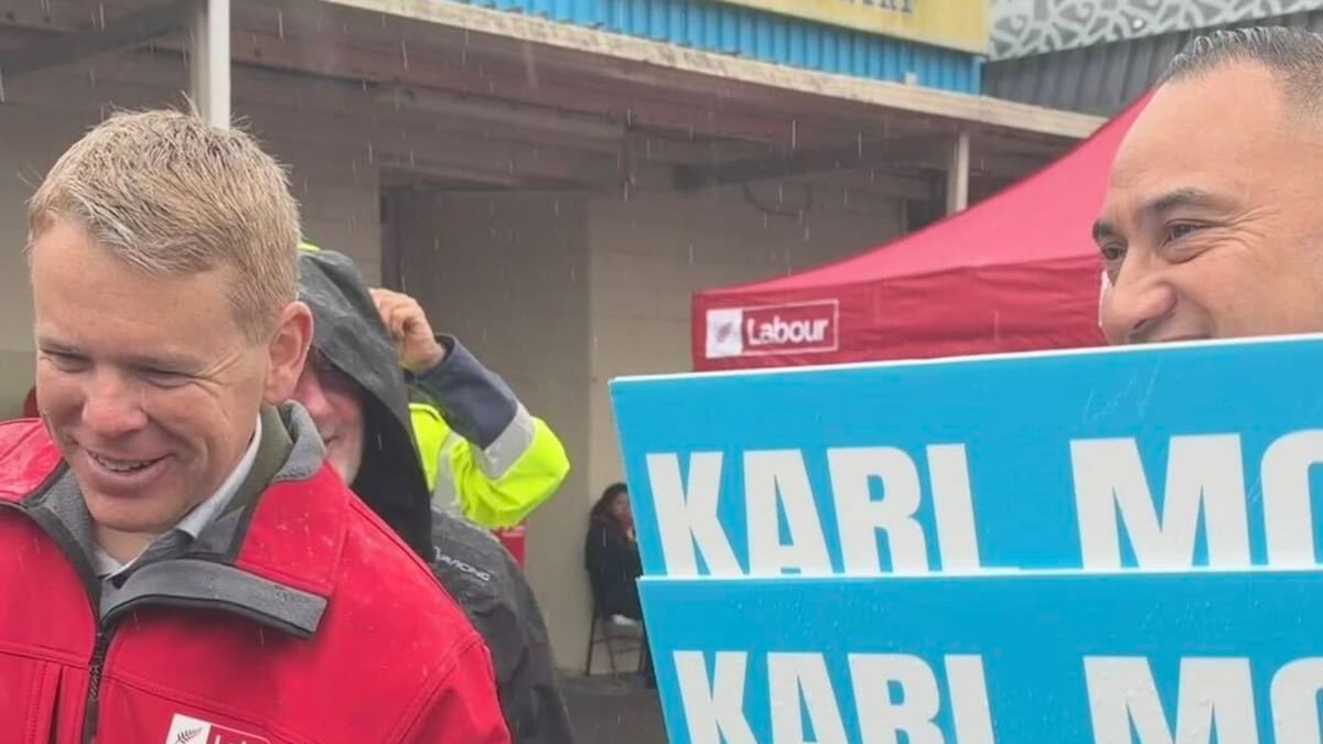 Watch: 'What is a woman' - Political disruptor heckles Hipkins at <i>market</i> visit