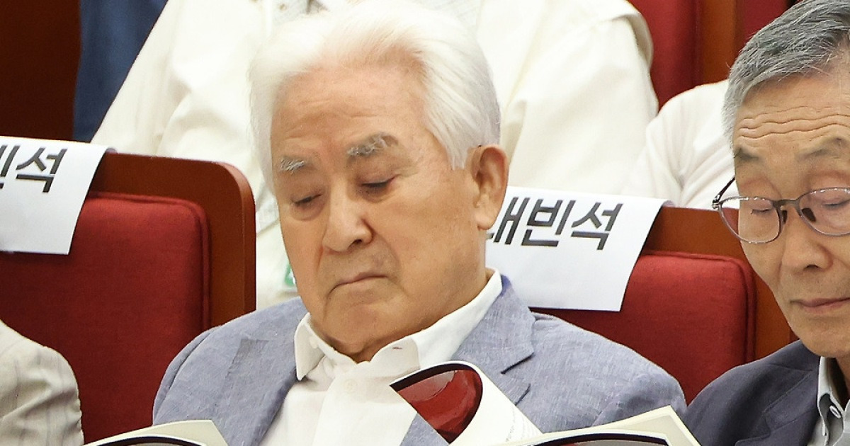 "'5공 설계' 허화평 재산 2000억 <i>이상, 검</i>찰이 환수하기로 했다"