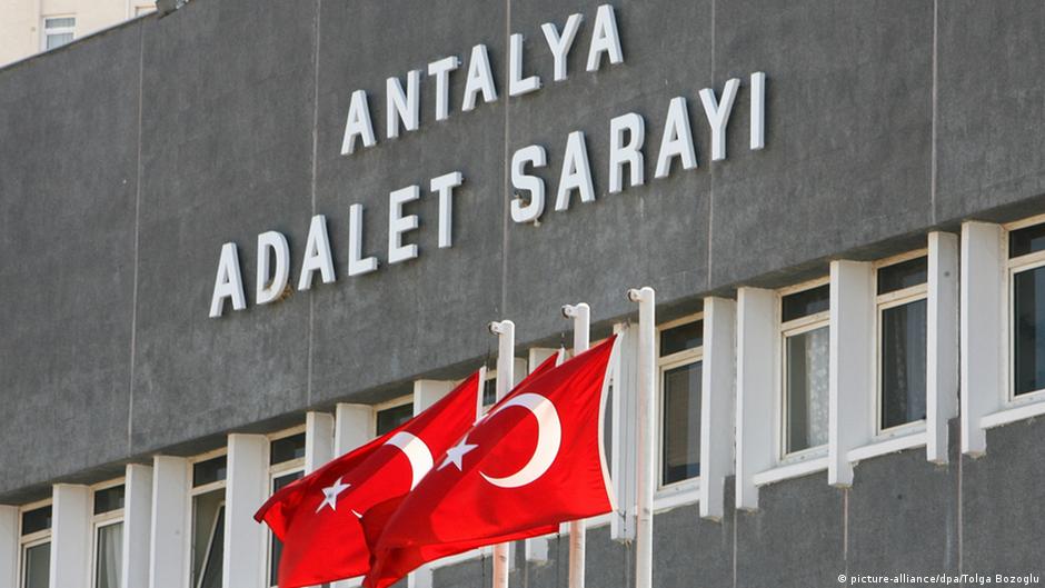Antalya: Narkotik şüphelisi yakalamadan bir <i>gün</i> önce kaçtı