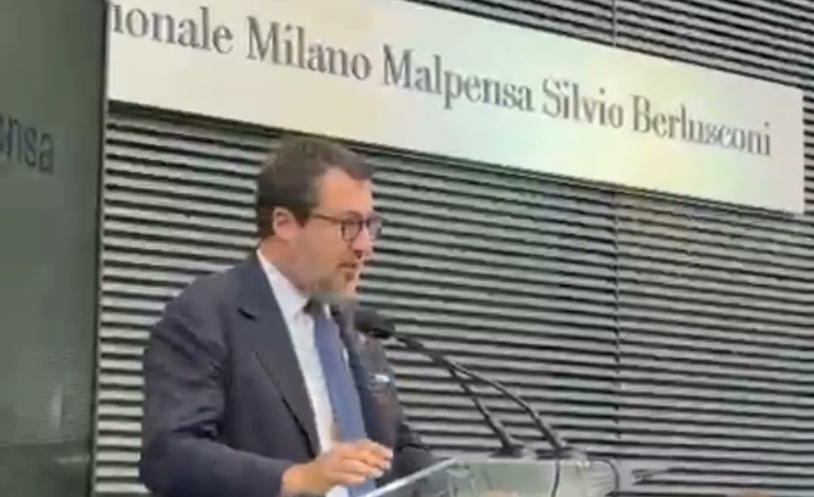 Malpensa diventa aeroporto Silvio <i>Berlusconi</i>, Salvini alla cerimonia di intitolazione