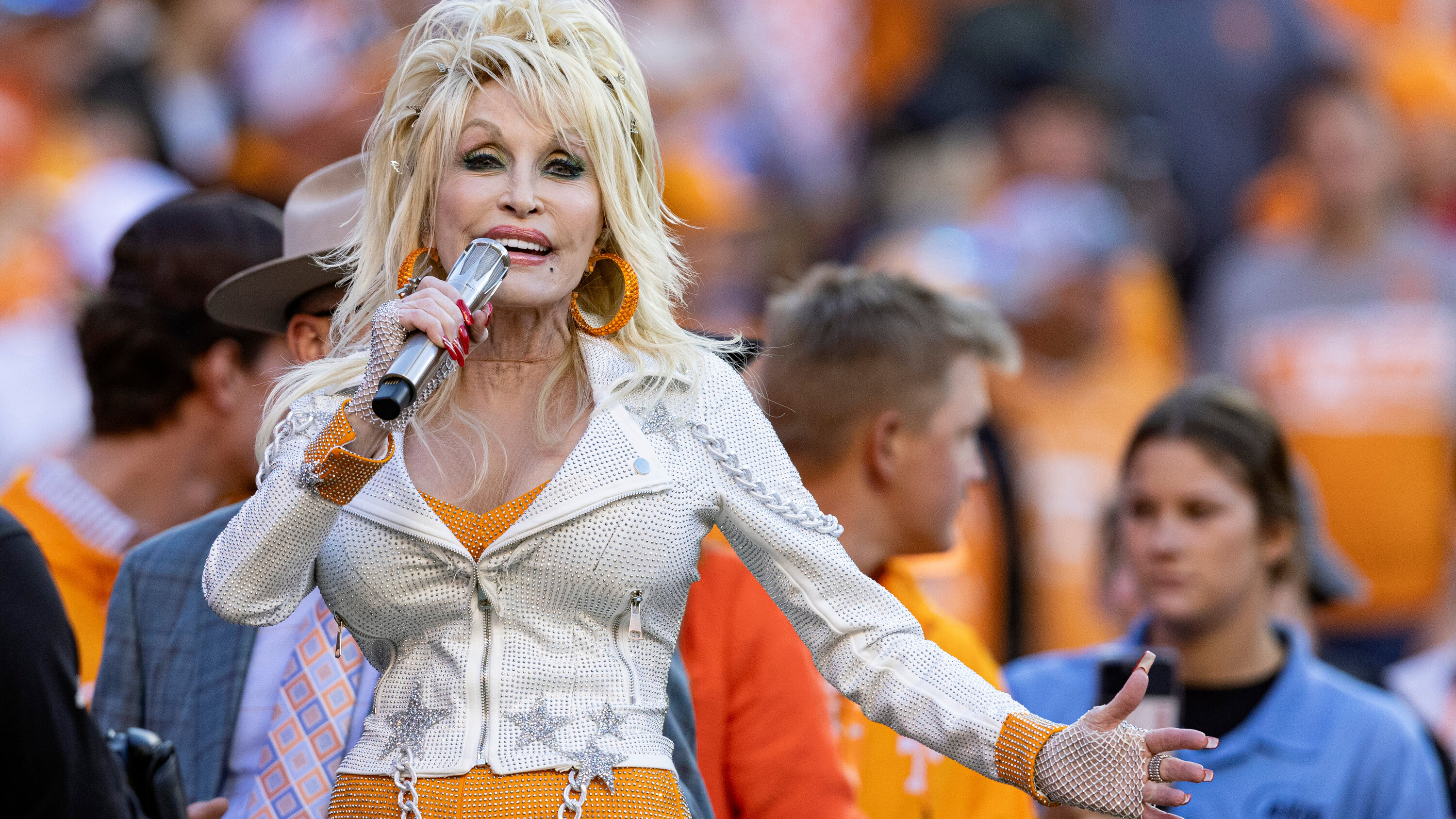 Dolly <i>Parton</i>’s Estate in Turmoil After Extortion Accusations