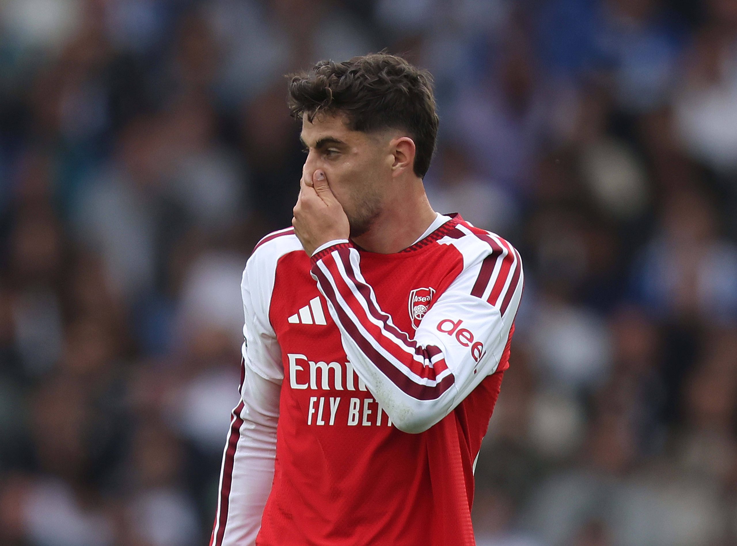 Arsenal set for 'crisis talks' to sign Real <i>Madrid</i> forward after Brighton loss