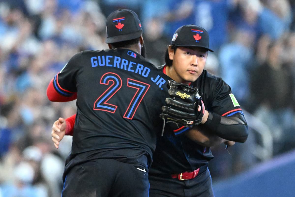 Instant Reaction: Blue <i>Jays</i> complete comeback victory over Reds to begin final series of 2026