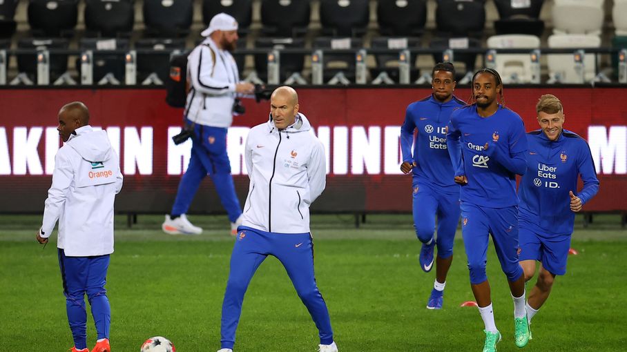DIRECT. <i>Turquie</i>-France : une nouvelle ère commence sous la houlette de Zinédine Zidane... Suivez...