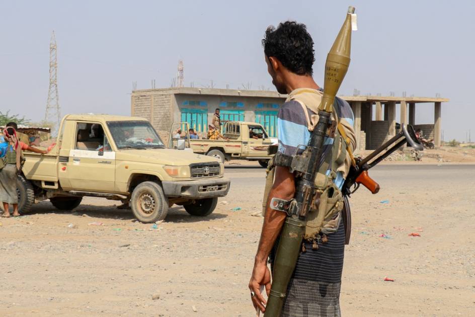 إيران تحرك آخر أوراقها... لماذا جاء دور <i>اليمن</i> الآن؟