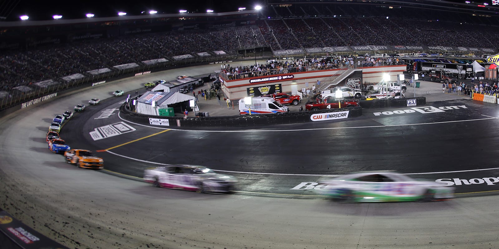 NASCAR at Bristol start time, TV, streaming, lineup for <i>night</i> race