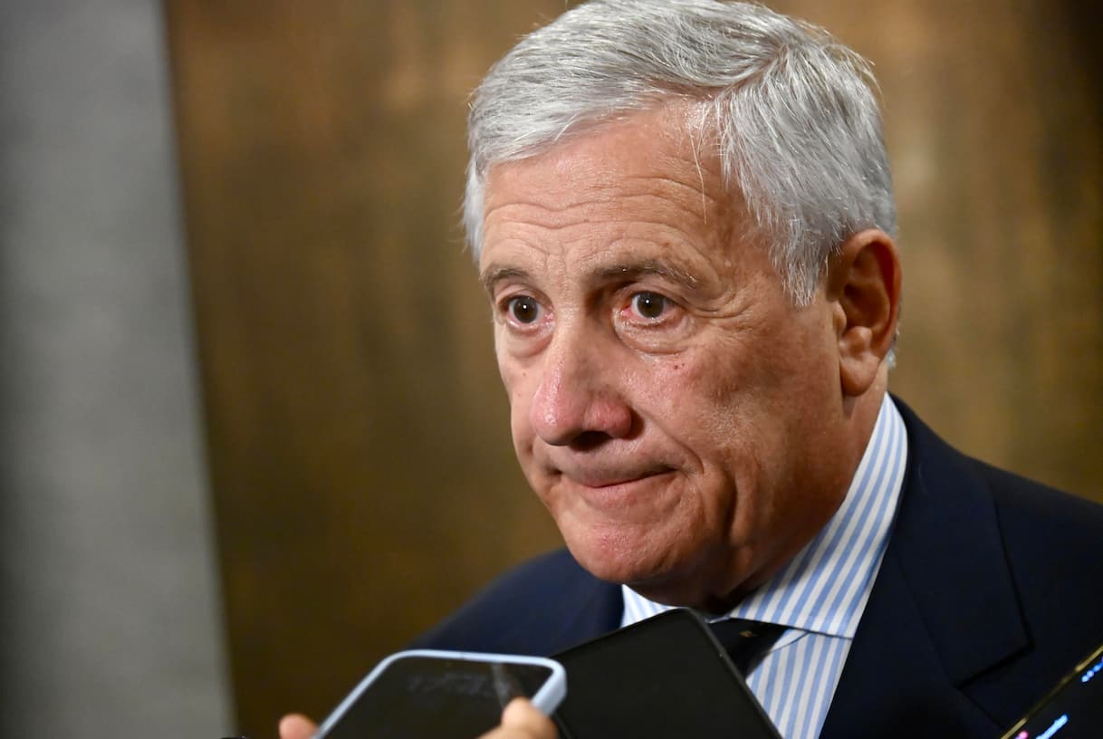 <i>Tajani</i> e la 'scelta della moglie': 'Mai pensato di offendere le donne'