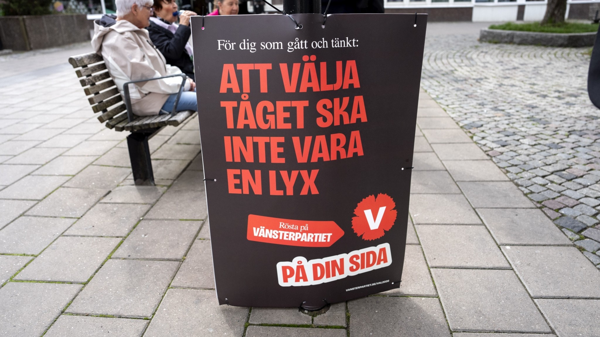 Sarah i Järva kände sig pressad att <i>rösta</i> på Vänsterpartiet | Sveriges Radio