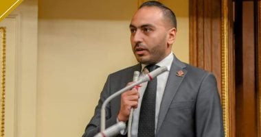 <i>محمد</i> تيسير مطر ينجح فى إعادة طلاب مدرسة الفيروز إلى مجمع المدارس بالفترة الصباحية - اليوم السابع